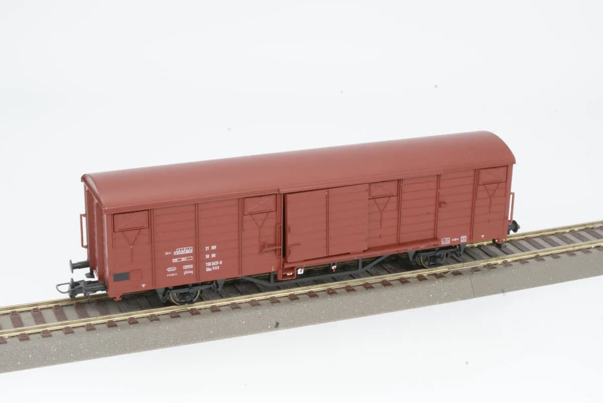 PIKO 54060 Gedeckter Güterwagen DR Ep V
